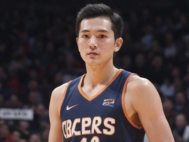 开云体育_ NBA季后赛前瞻：谁能在关键时刻把握机会？，nba季后赛开放观众