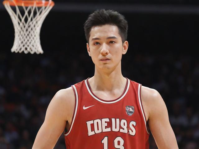 开云体育_ NBA季后赛最佳对抗：历史上最令人激动的系列赛回顾，nba季后赛哪天开打