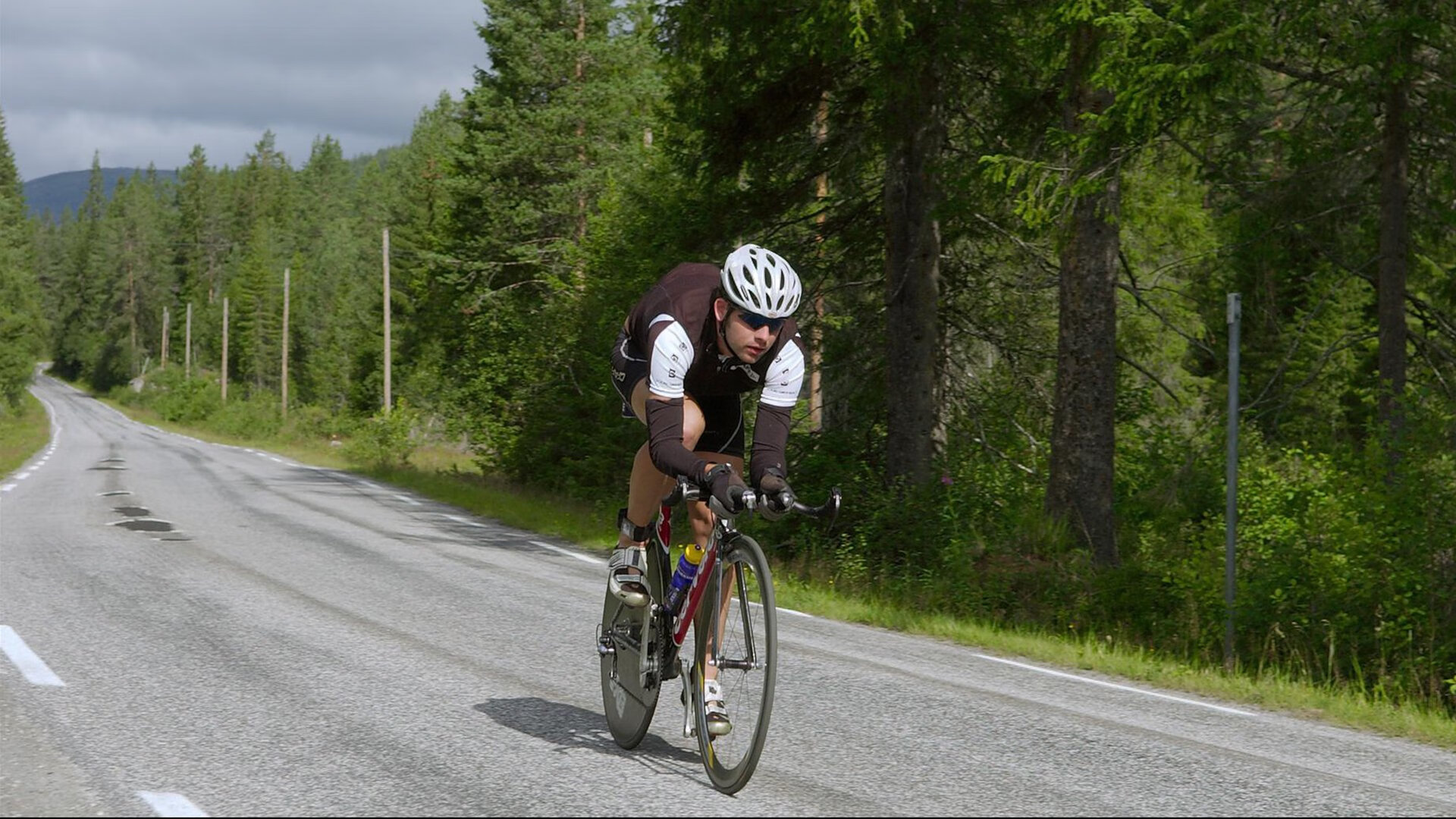 电竞行业的数字化转型，推动行业步入全新发展阶段，电竞产业的职业化发展